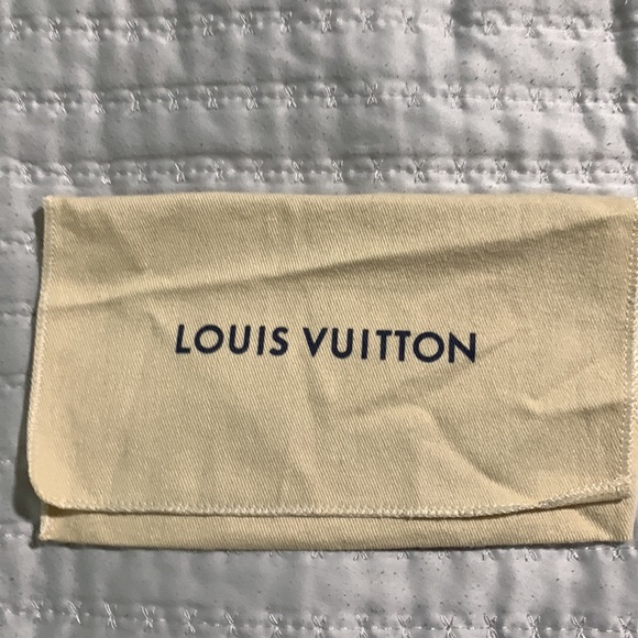 ✂️✂️Final Reduction ✂️❗️Louis Vuitton X/XS iPhone case. code BC4177 $450 - Picture 3 of 10